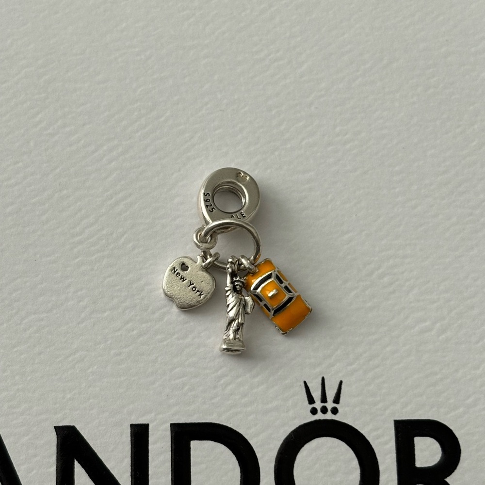 PANDORA - Symbols of New York City Dangle Charm